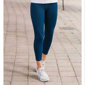 Navy Pocket Light n Tight Hi-rise Capri 20"